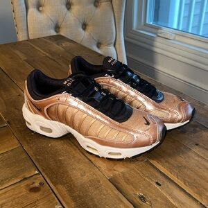 Nike Air Max Tailwind 4 Metallic Metallic Red Bronze Size 9.5